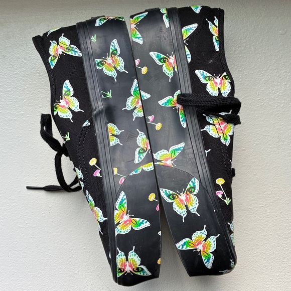 Vans NWOT! Women's Stackform Platform Black and Multicolor Butterflies Sneakers - Picture 6 of 7